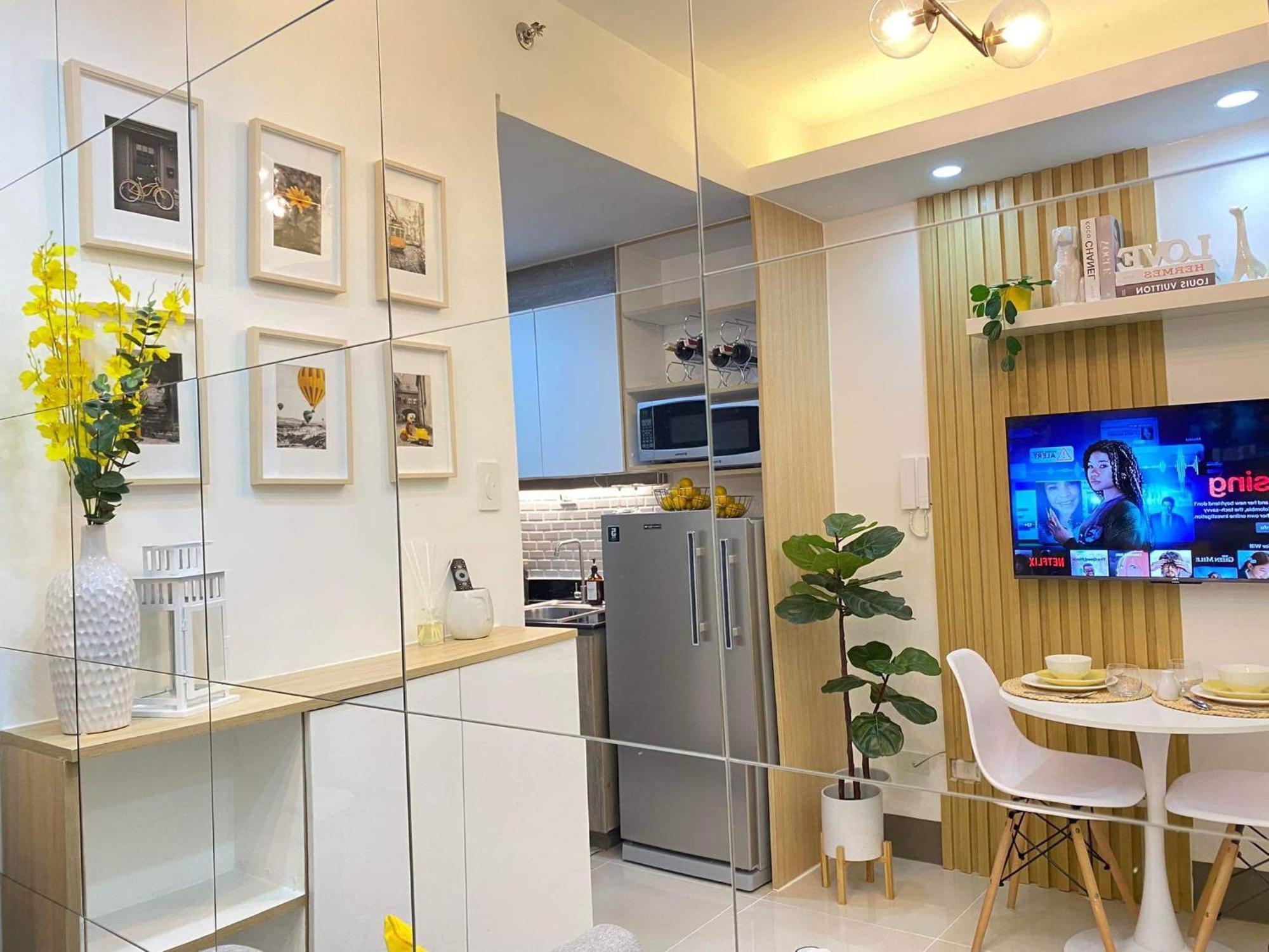 1br W/ Balcony Near Megamall: The Admiral's Lounge